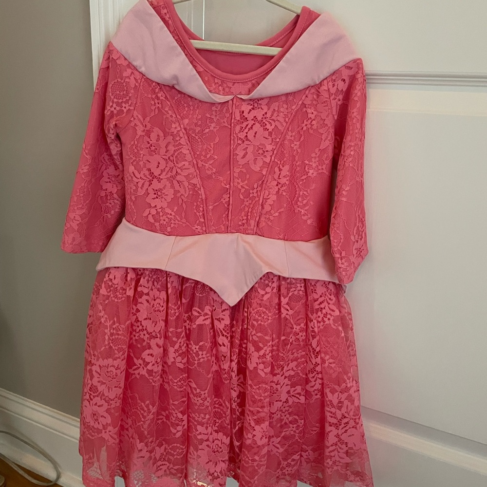 Taylor Joelle sleeping beauty dress.  Size 6 girls.  Runs a little small.
